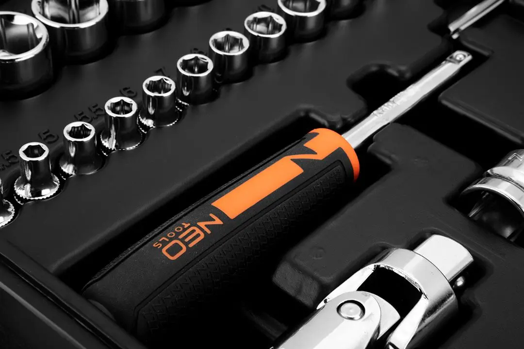 Набор торцевых головок с трещоткой Neo Tools 10-062