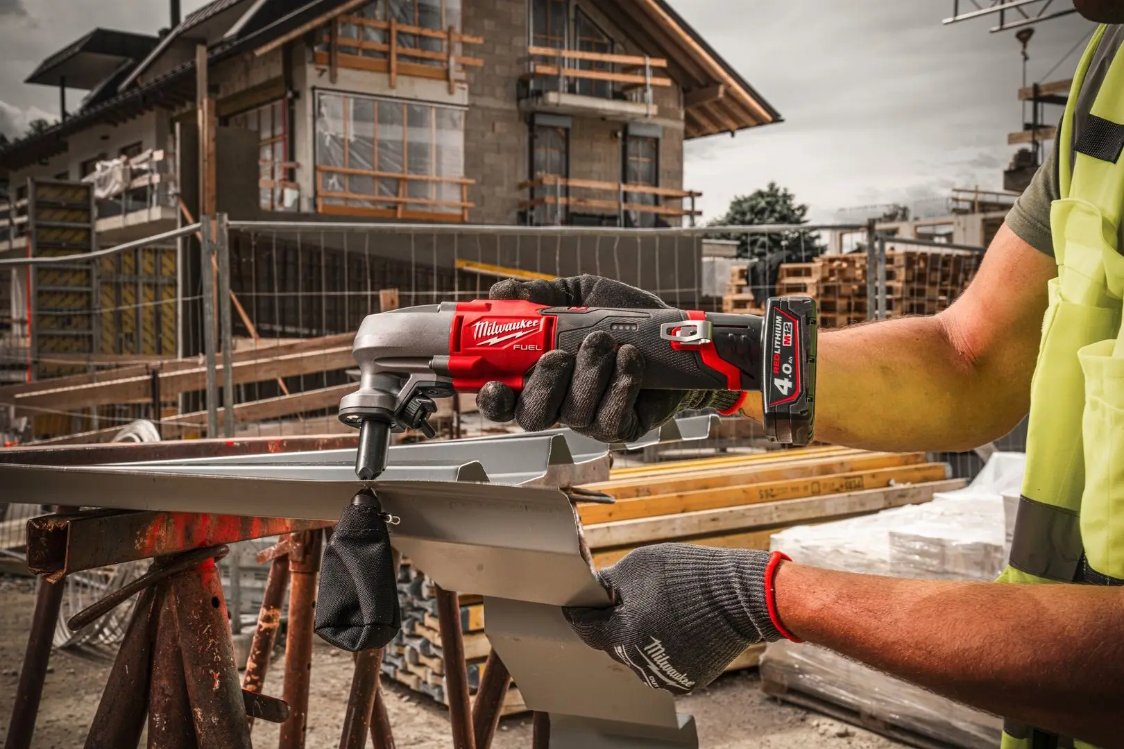 Foarfece cu acumulator pentru metal Milwaukee M12FNB16-0 M12