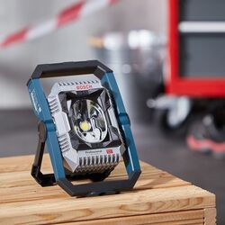 Аккумуляторный прожектор Bosch GLI 18V-2200 C PRO-MIX Thumb