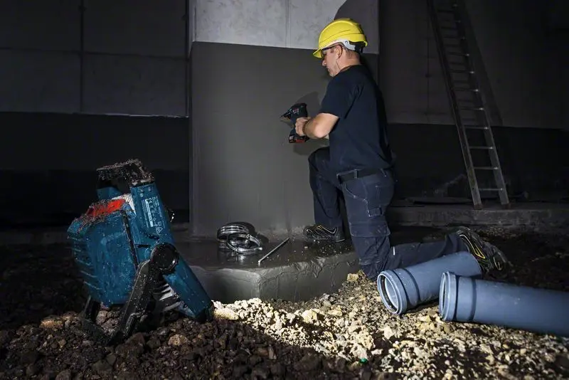 Аккумуляторный прожектор Bosch GLI 18V-2200 C PRO-MIX