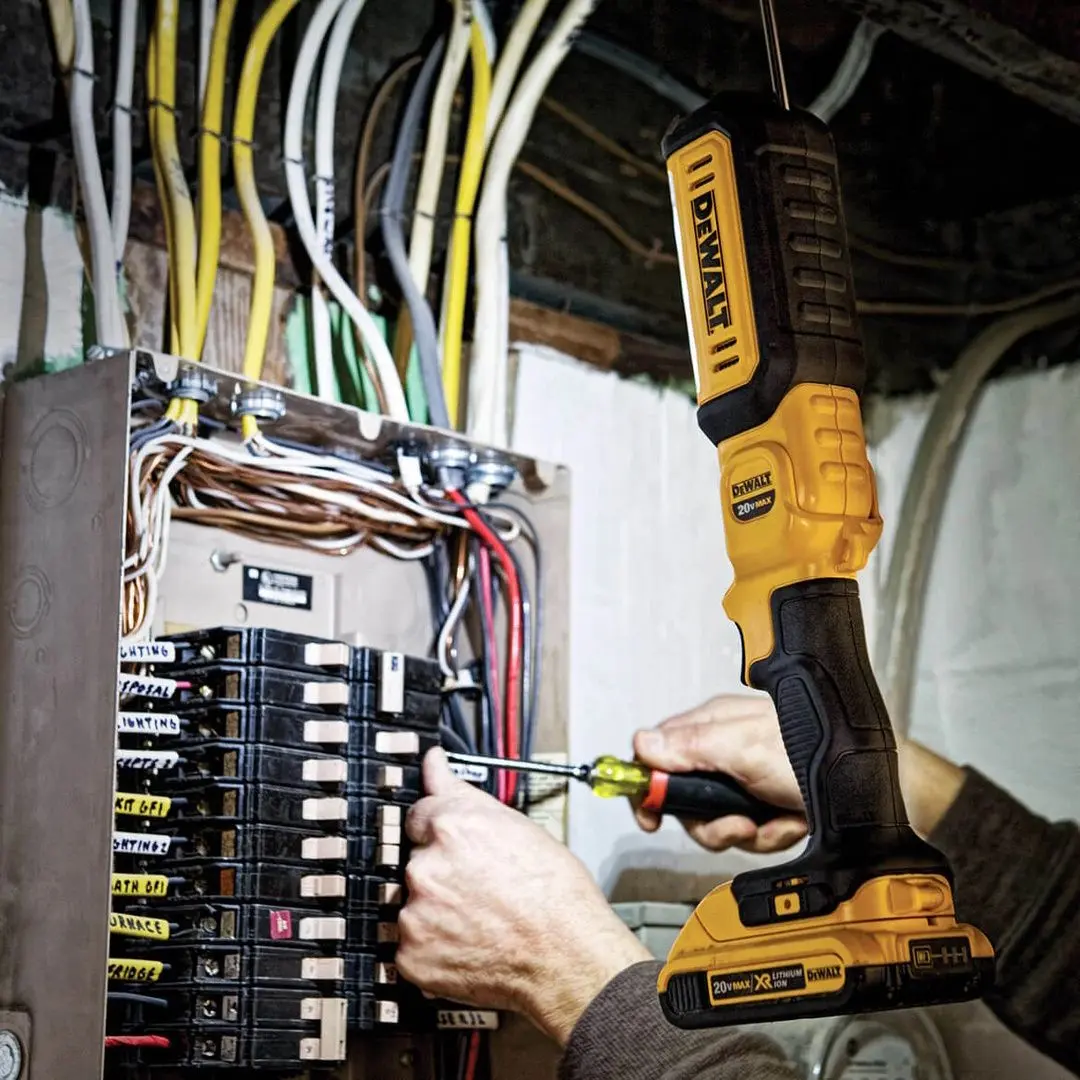 Lanterna LED cu acumulator DeWALT DCL050 Solo