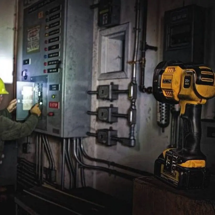 Lanterna LED Dewalt DCL043 (Yellow/Black)