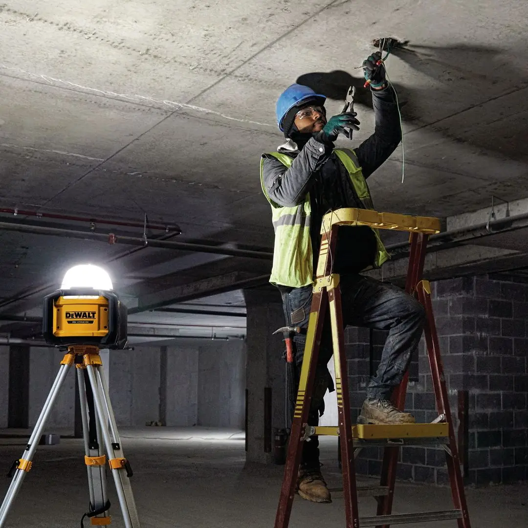 Lanterna LED Dewalt DCL074 (Yellow/Black)