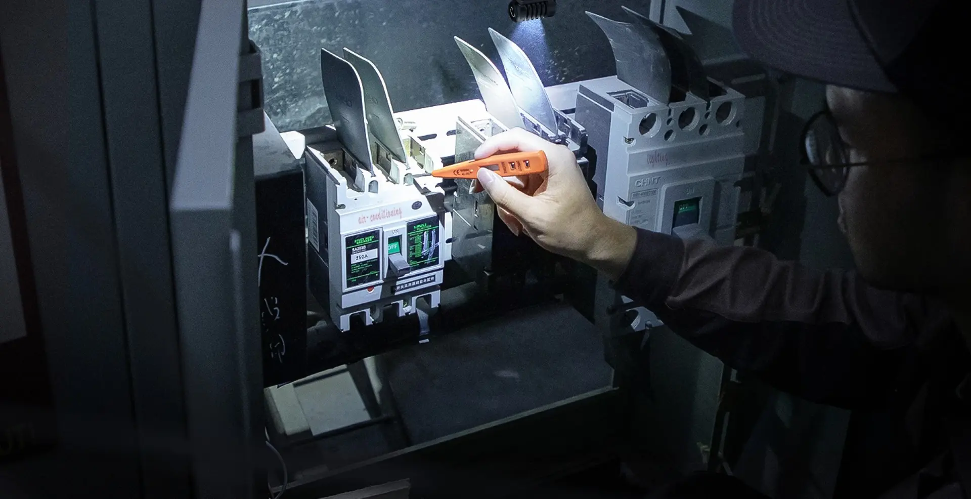 Lanterna Fenix SW05R-UV - 13