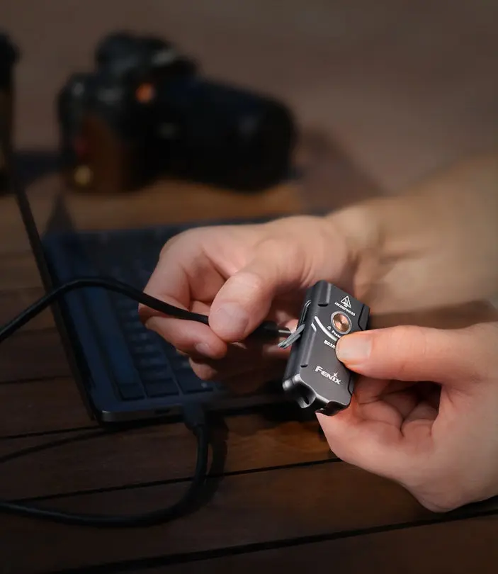 Lanterna-breloc Fenix ​​E03R (Grey)