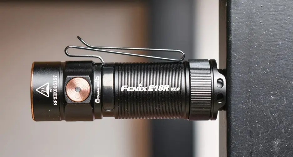 Lanterna LED Fenix E18R V2.0 (Black)