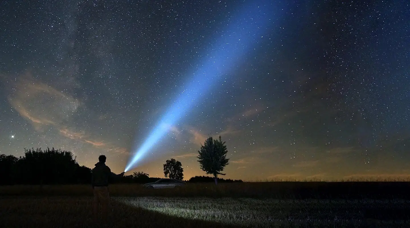 Lanterna LED Fenix E28R V2.0 (Black)