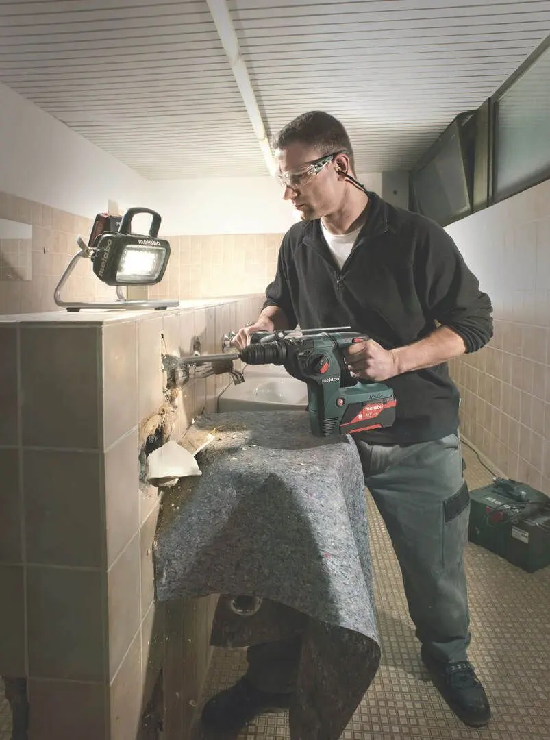 Фонарь аккумуляторный Metabo BSA 14.4-18 Solo