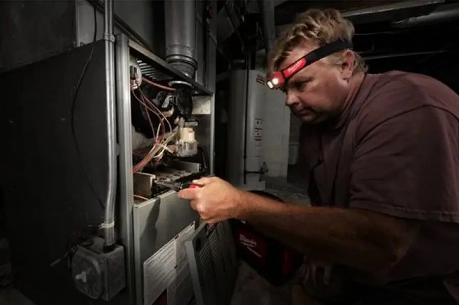 Налобный фонарь Milwaukee HL-SF