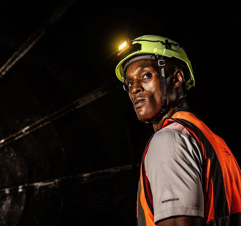 Налобный фонарь Milwaukee L4 BOLTHL-301 (Black/Red)