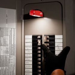 Lanterna LED Milwaukee 4933464824 (Black/Red) Thumb