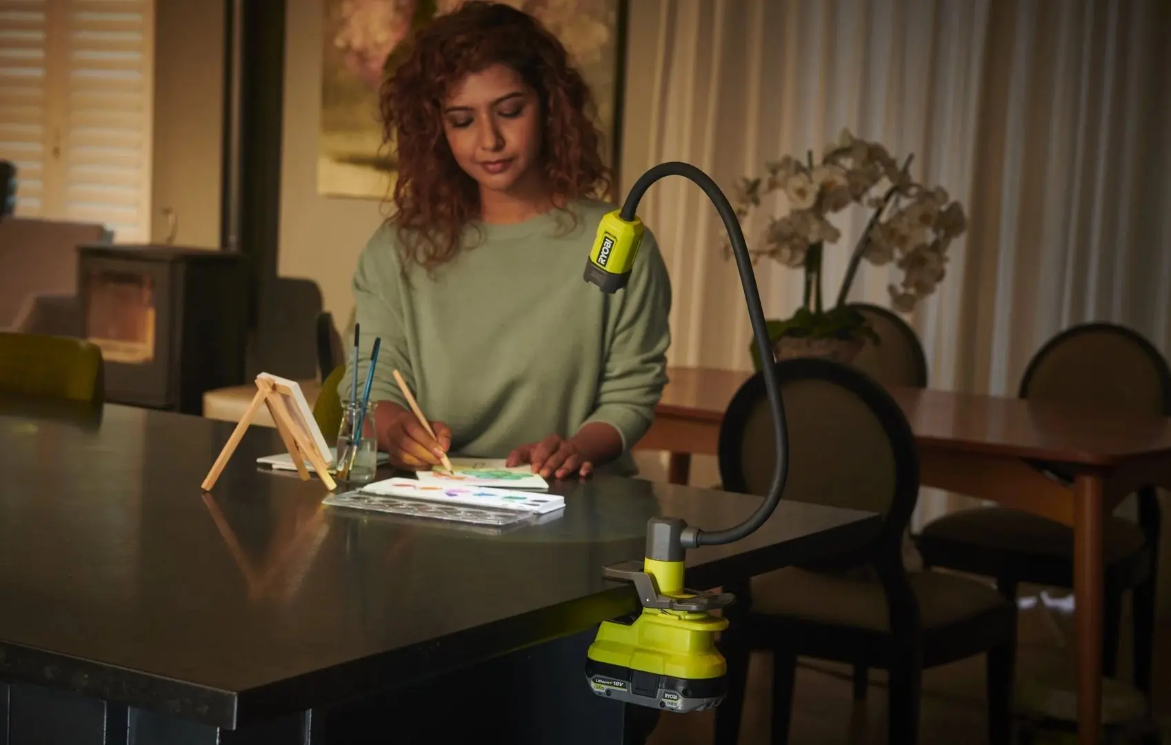 Аккумуляторный фонарь Ryobi RLCF18-0 (Green/Black)