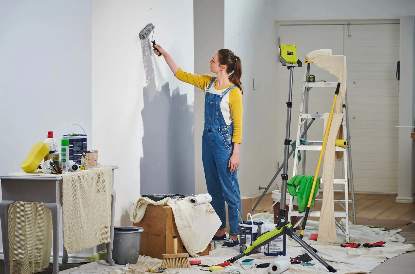 Прожектор светодиодный с подставкой Ryobi One+ R18TL-0