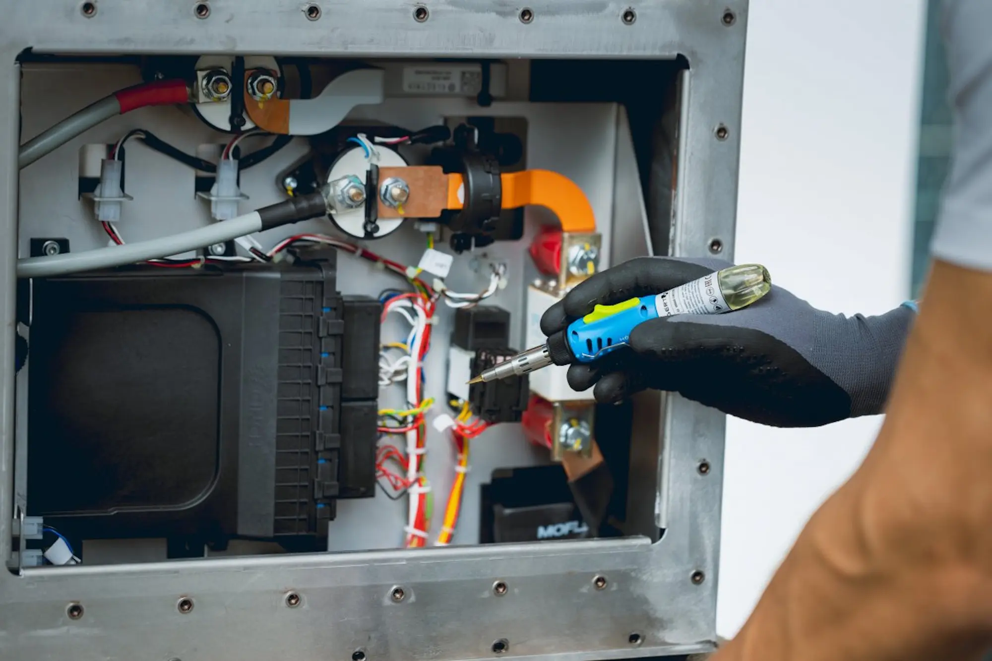 Газовый паяльник Hoegert HT2C401