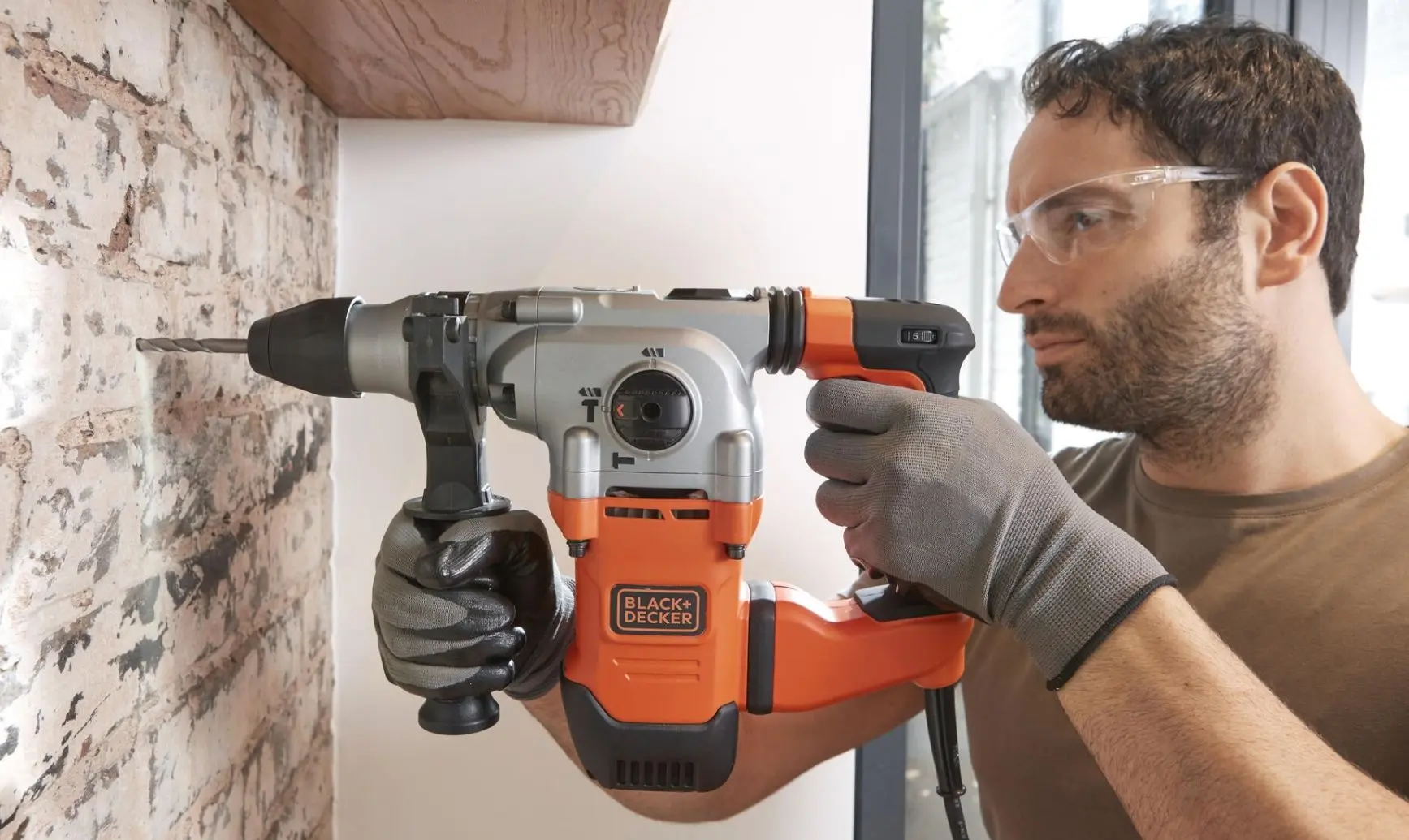 Перфоратор Black&Decker BEHS03K-QS (Orange/Black)