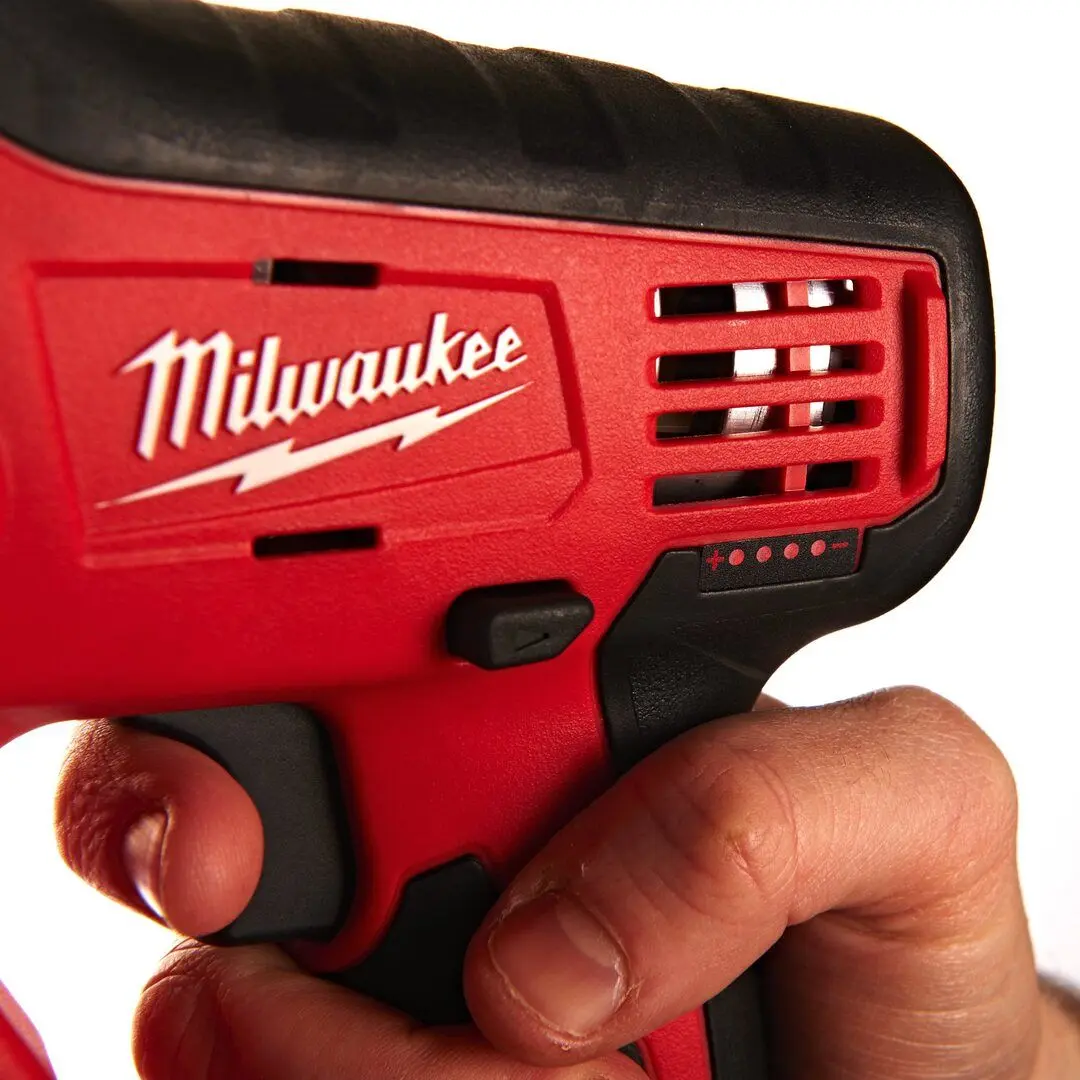 Аккумуляторный перфоратор Milwaukee M12 H-0