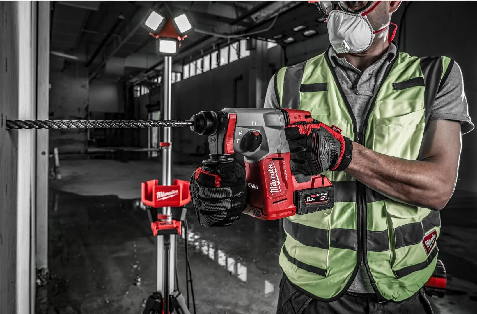 Аккумуляторный перфоратор Milwaukee M18BLH-0