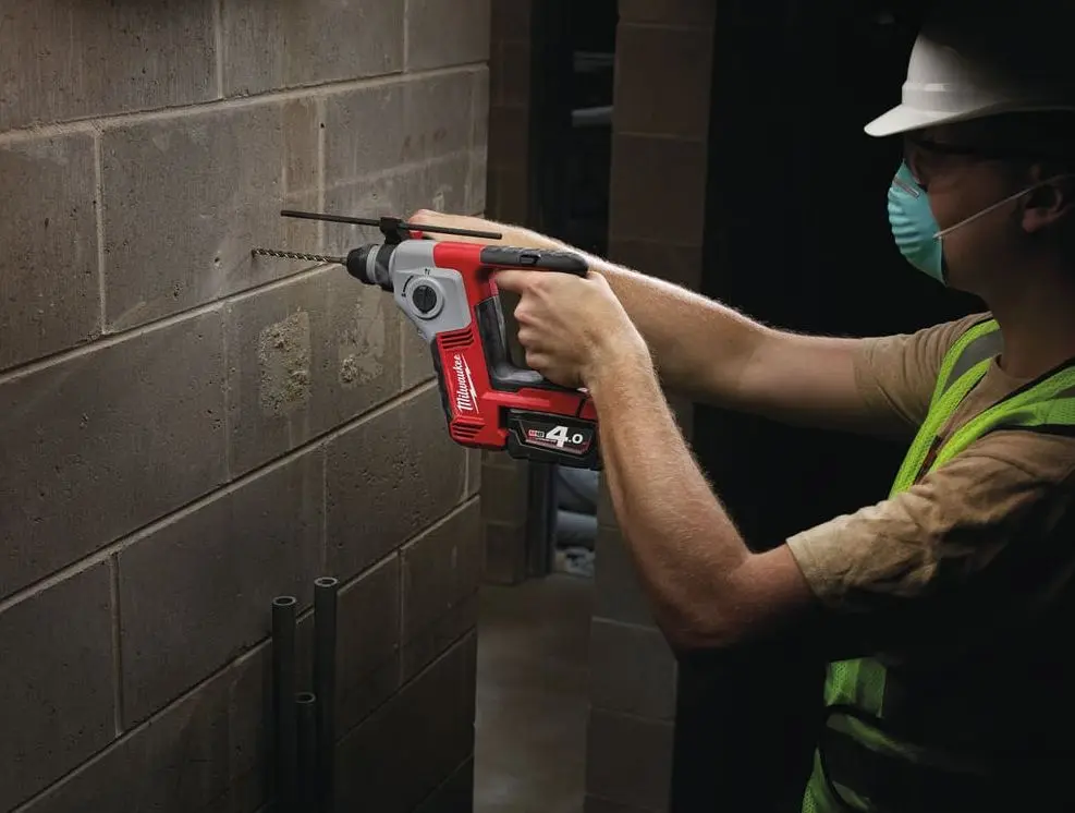 Перфоратор аккумуляторный Milwaukee M18 BH-402C