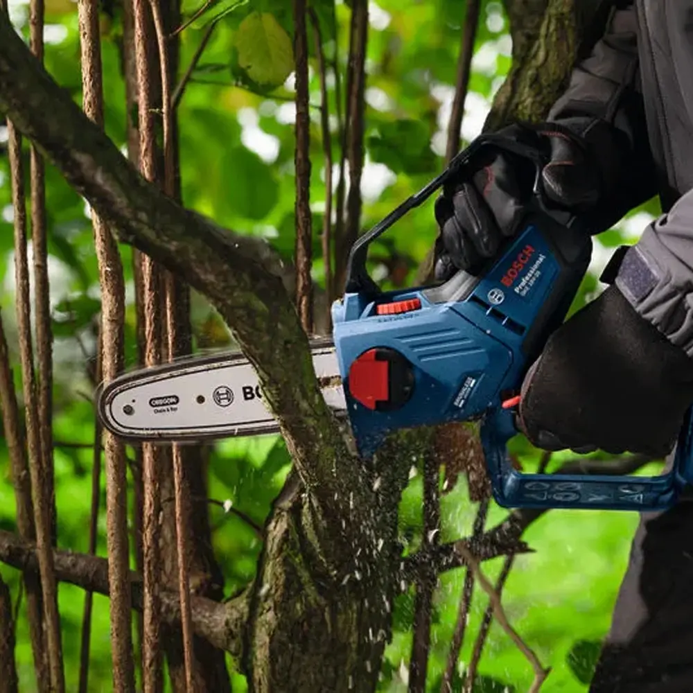 Ferastrau cu lant cu acumulator Bosch Professional GKE 18V-20 (06008D7100)