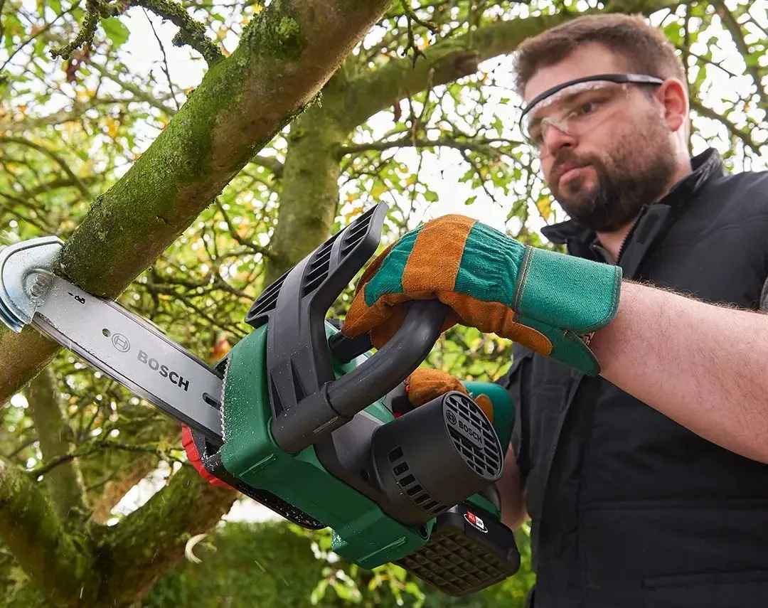 Ferastrau cu lant cu acumulator Bosch UniversalChain 18 - 4