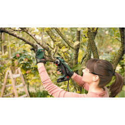 Аккумуляторная сабельная пила Bosch AdvancedCut 18 (06033D5100) Thumb