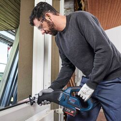 Аккумуляторная сабельная пила Bosch GSA 18V-32 + GBA 5.0Ahx2 Set Thumb