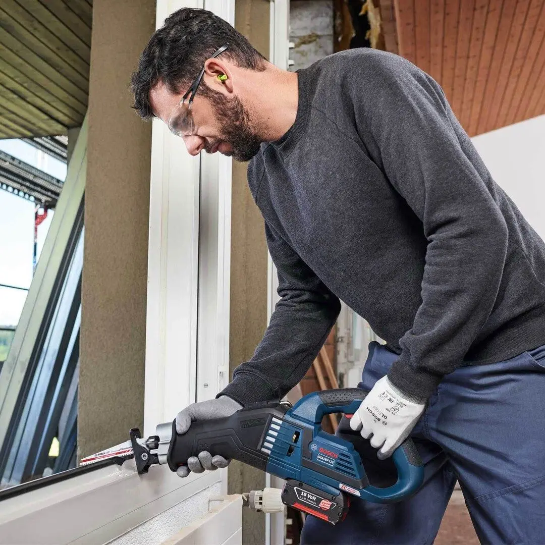 Аккумуляторная сабельная пила Bosch GSA 18V-32 + GBA 5.0Ahx2 Set - 4