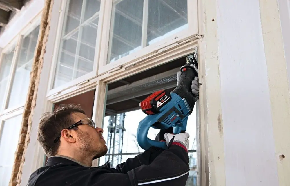 Аккумуляторная сабельная пила Bosch Professional GSA 18V-32 + GBA 18V 5.0Ahx2 + GAL 1880 CV + L-BOXX - 4