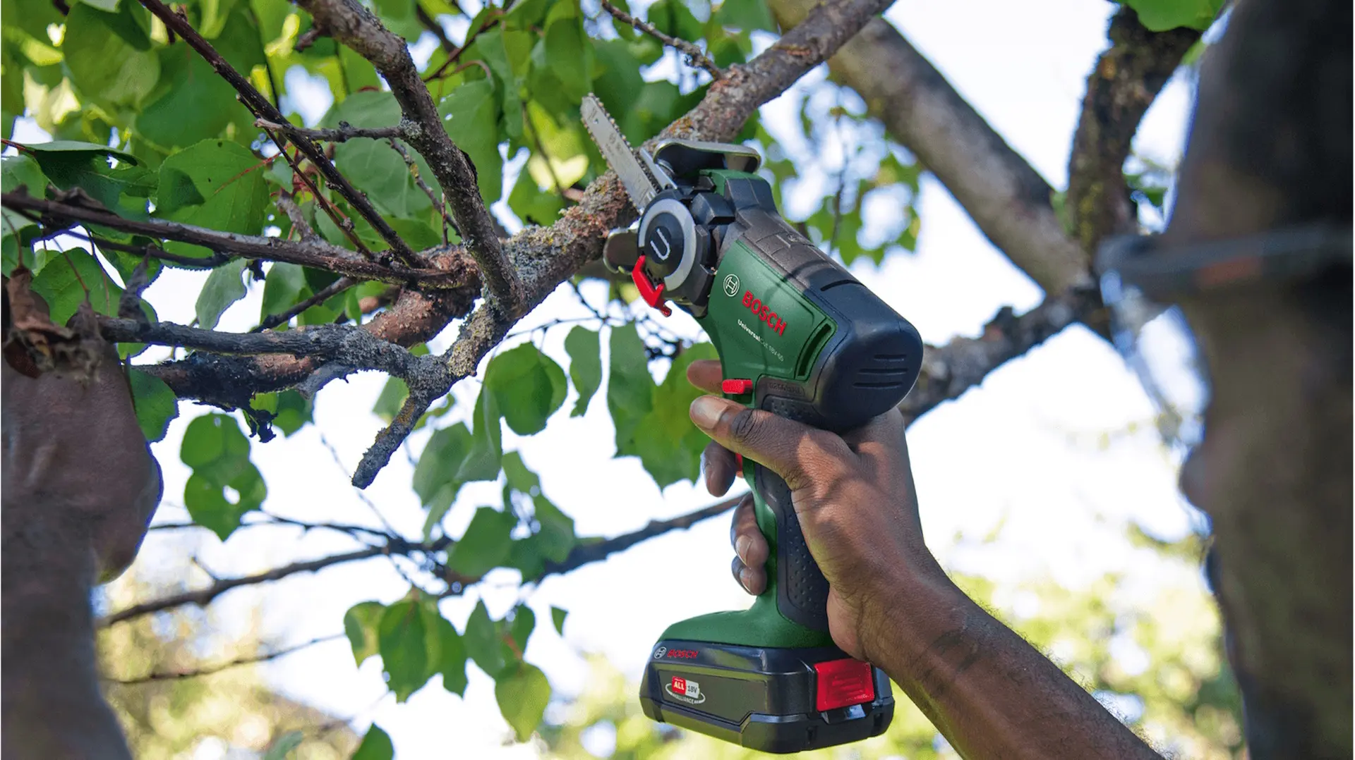 Fierastrau cu sabie cu acumulator Bosch Universal Cut 18V-65 (06033D5200)