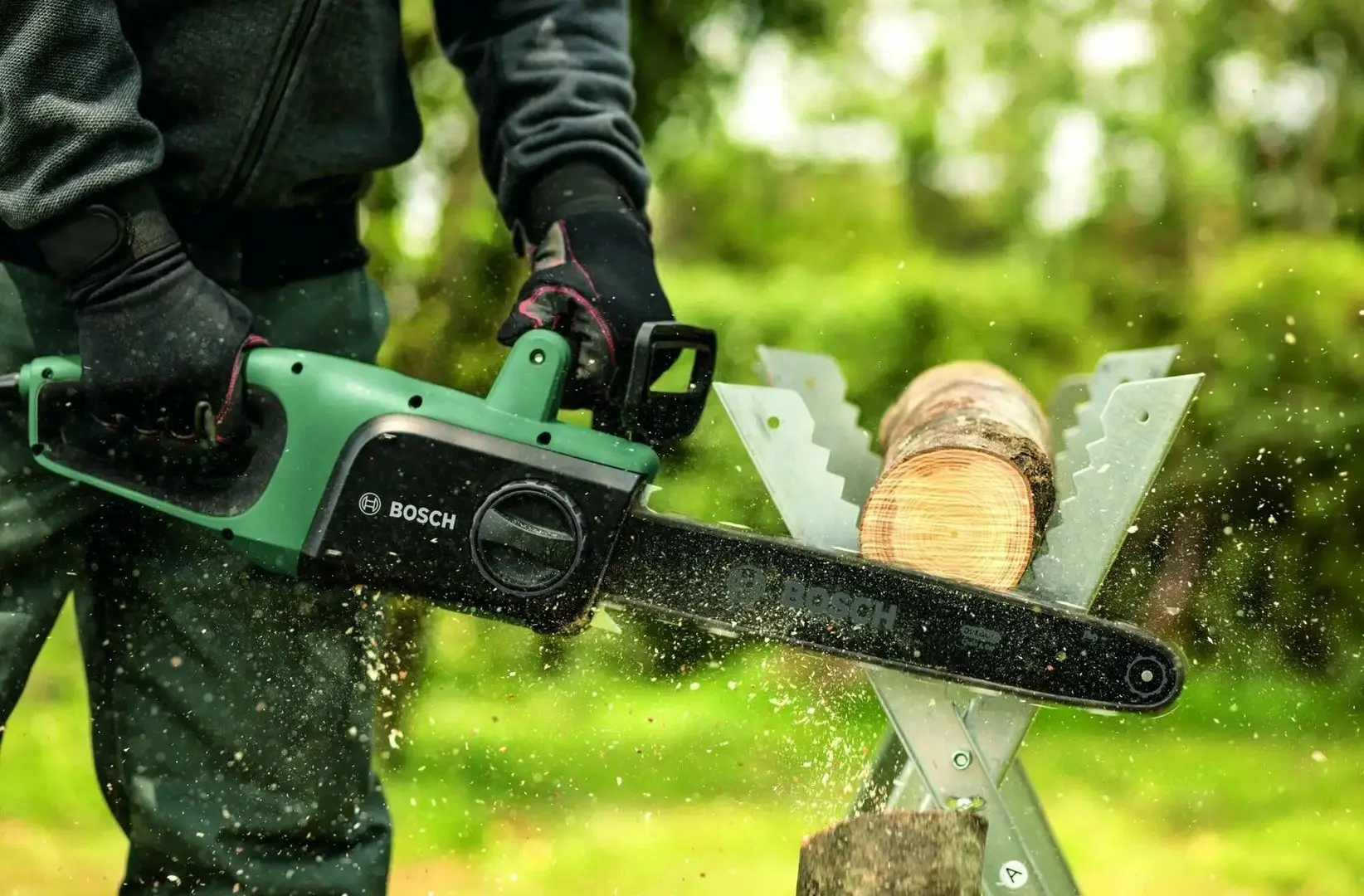 Ferestrau cu lant electric Bosch UniversalChain 35 06008B8303