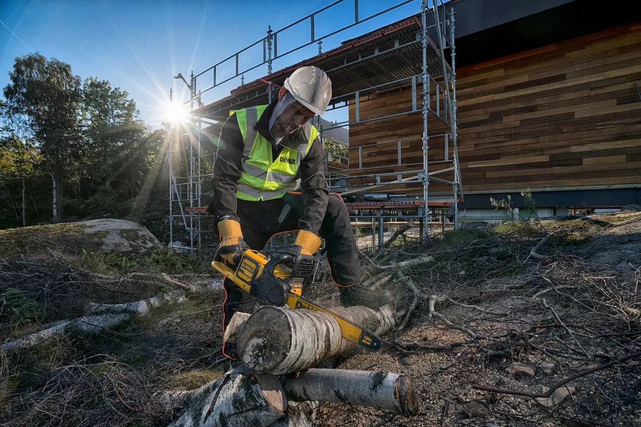 Аккумуляторная цепная пила Dewalt DCM575N Solo - 5