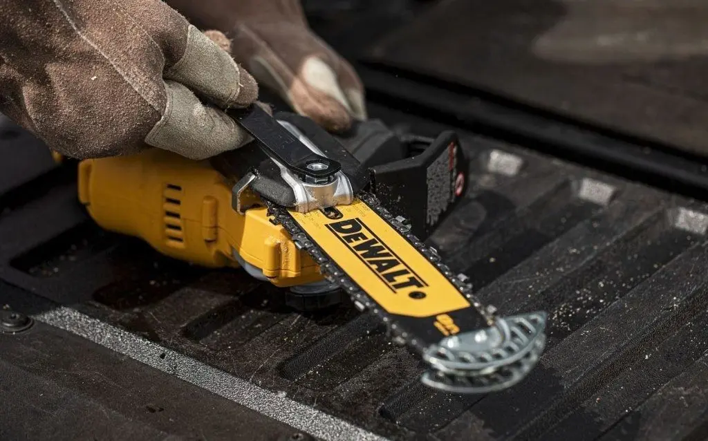 Аккумуляторная сабельная пила Dewalt DCMPS520N (Black/Yellow)