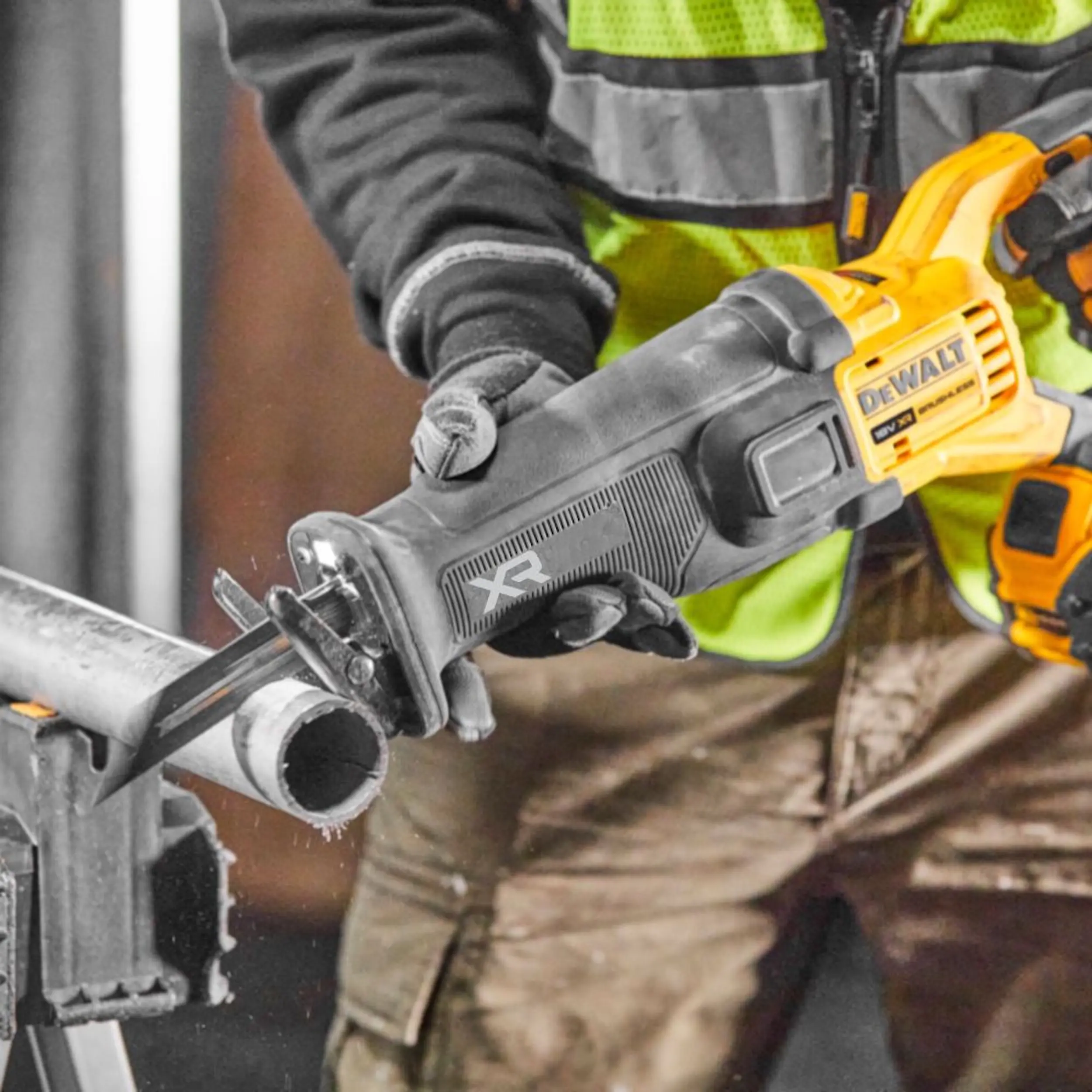 Аккумуляторная сабельная пила Dewalt DCS386H2T - 7