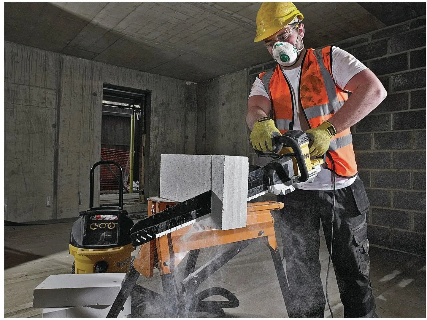 Пила аллигатор Dewalt DW399 - 4