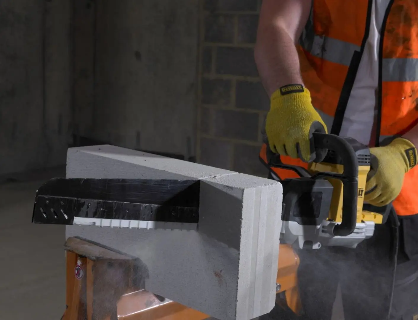 Пила сабельная Dewalt Alligator DWE399-QS - 6