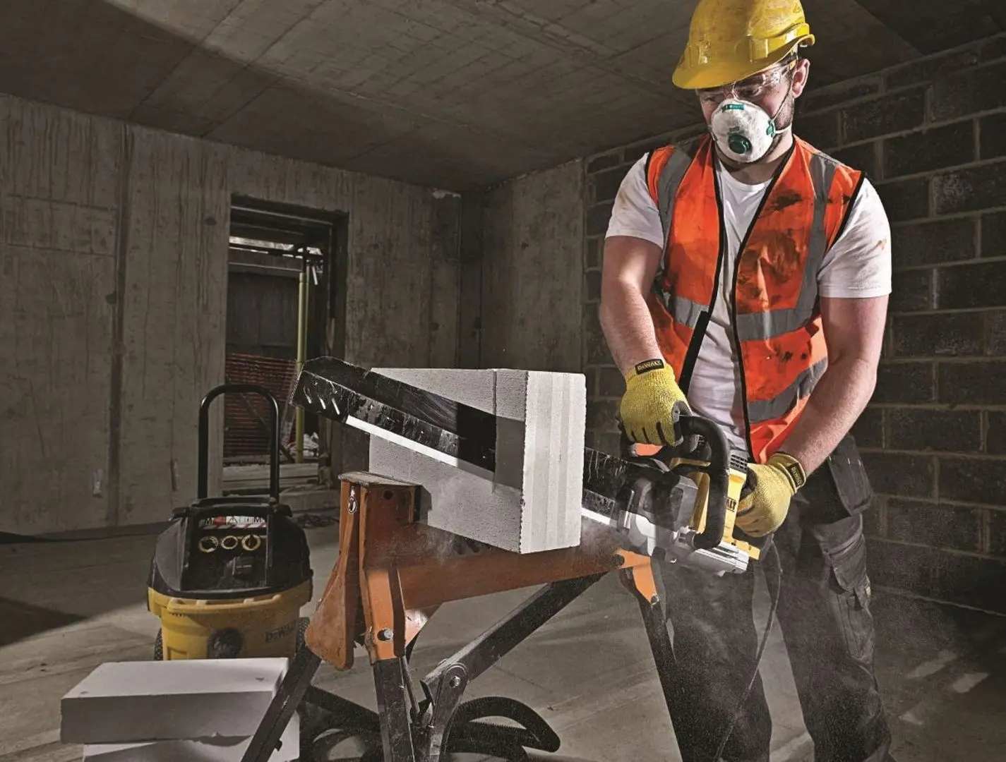 Пила сабельная Dewalt Alligator DWE399-QS - 7