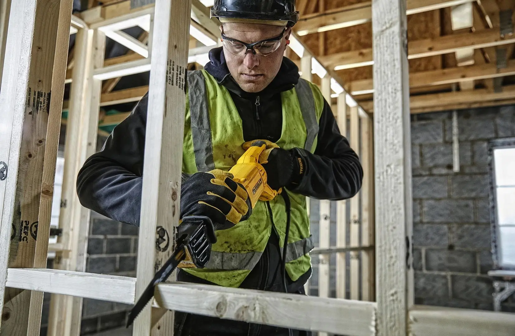 Пила сабельная Dewalt DWE305PK-QS - 5