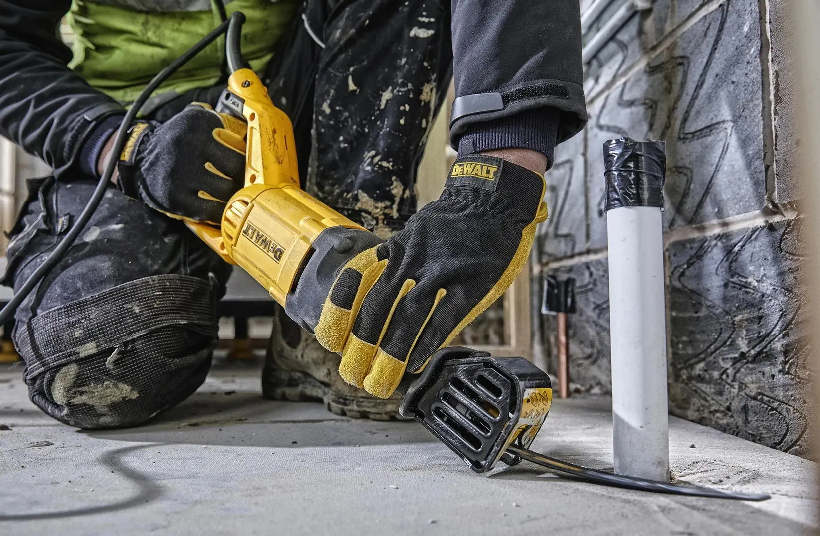 Пила сабельная Dewalt DWE305PK-QS - 6