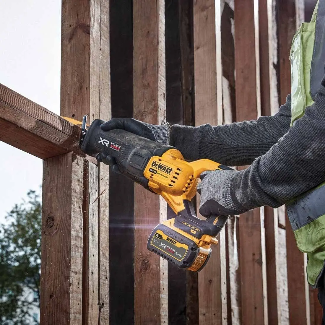 Сабельная пила Dewalt DCS386NT - 5