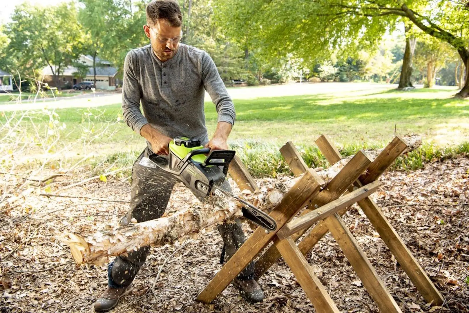 Fierastrau cu lant cu acumulator GreenWorks GD60CS40 60V 2Ah