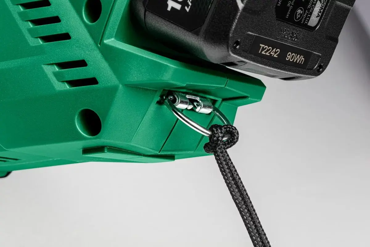 Ferastrau cu lant cu acumulator Hikoki CS1825DCW4Z