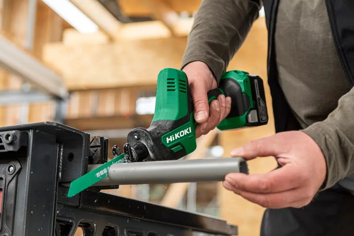 Ferastrau cu sabie cu acumulator Hikoki CR18DAW4Z