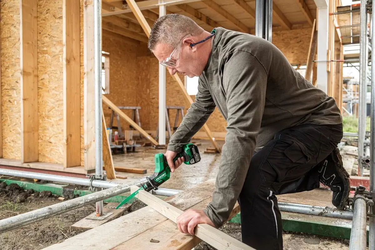 Ferastrau cu sabie cu acumulator Hikoki CR18DAW4Z