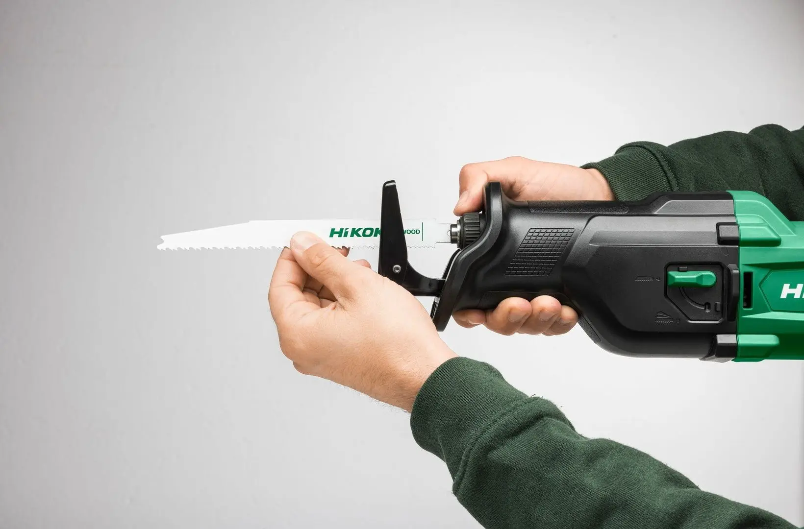 Аккумуляторная сабельная пила Hikoki CR18DBW4Z