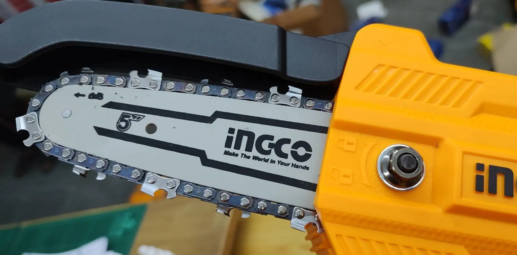 Ferastrau cu lant cu acumulator Ingco CGSLI20581