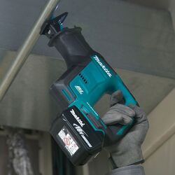Аккумуляторная сабельная пила Makita DJR188RTJ + BL1850B 5.0Ahx2 Set Thumb