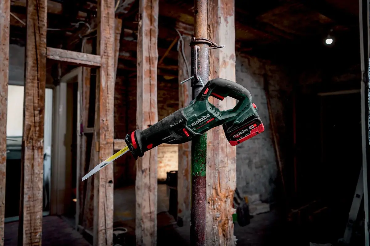 Аккумуляторная сабельная пила Metabo SSEP 18 LT BL (Green/Black)
