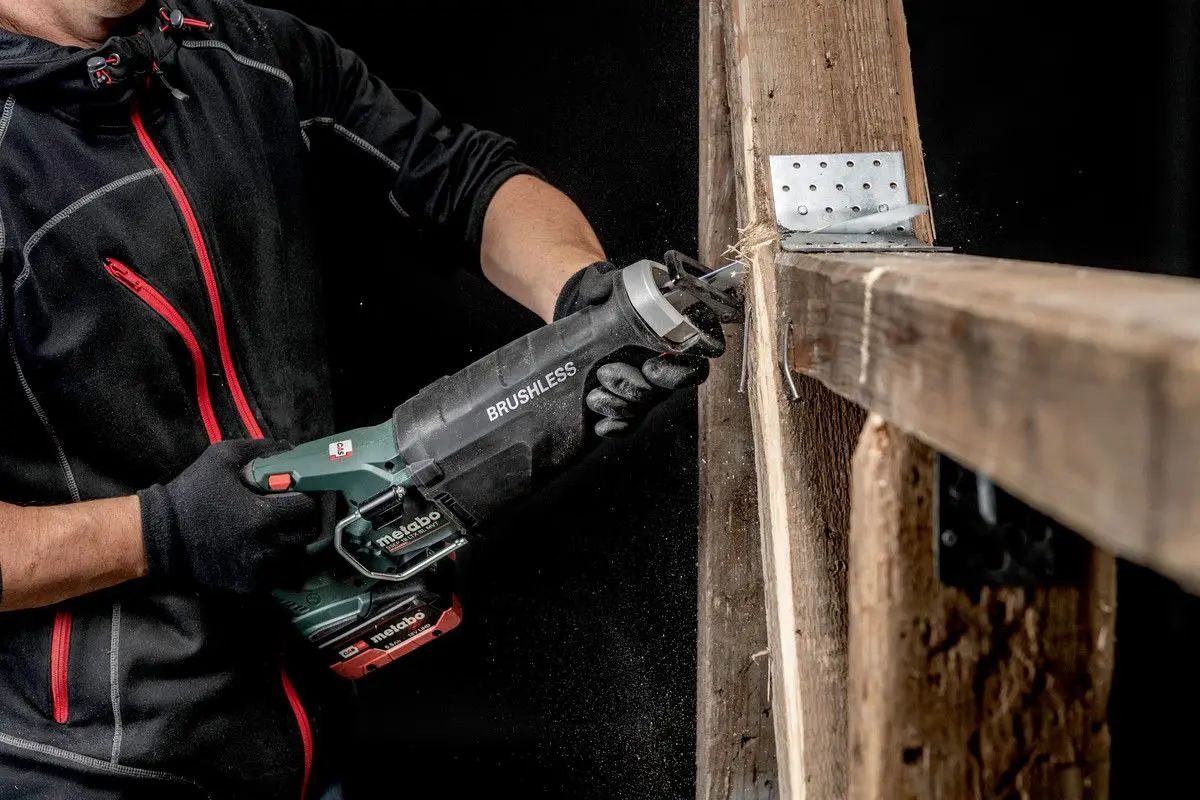 Аккумуляторная сабельная пила Metabo SSEP 18 LTX BL MVT (Green/Black)