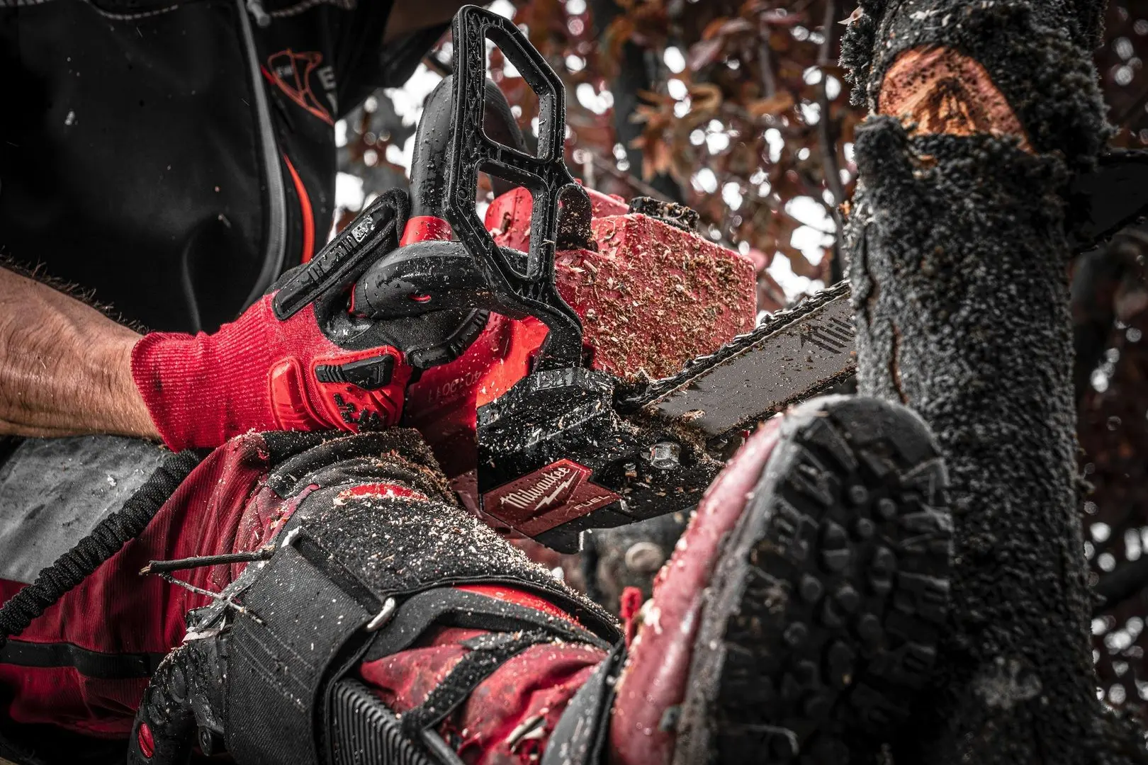 Fierastrau cu lant cu acumulator Milwaukee M18 FTHCHS35-0 (Red/Black)