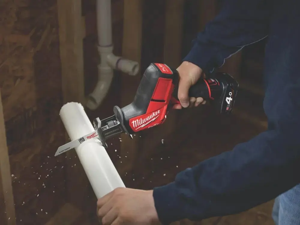Ferestrau cu sabie cu acumulator Milwaukee M12 Fuel CHZ-0 Solo